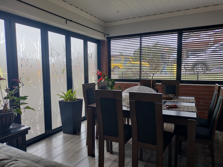 3 Bedroom Property for Sale in Tergniet Western Cape